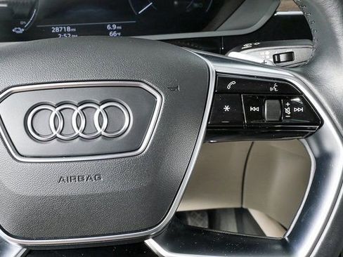 Used 2021 Audi e-tron Prestige w/ Prestige Package image 12