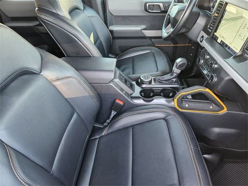 Used 2022 Ford Bronco Badlands image 14