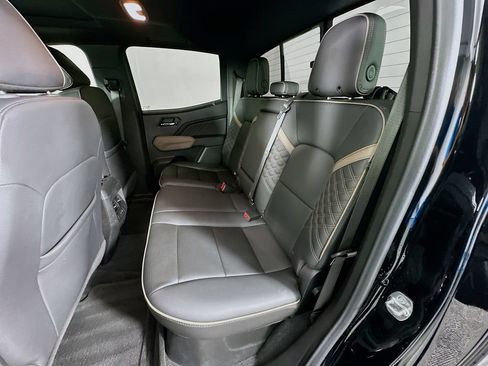 Used 2025 GMC Canyon Denali AWD/4WD image 25