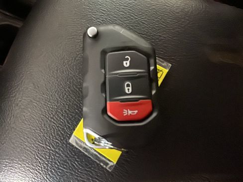 Used 2023 Jeep Wrangler Unlimited Rubicon 4xe AWD/4WD image 24