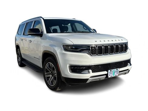 Used 2024 Jeep Wagoneer L Series II w/ Flexible Seating Group AWD/4WD image 14