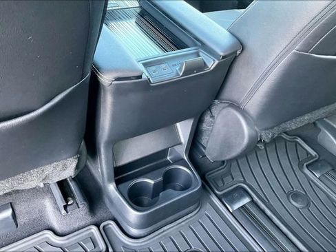 Used 2025 Toyota Sienna XSE image 35