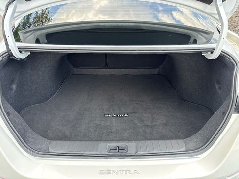 Used 2025 Nissan Sentra SR FWD image 26