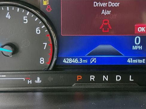 Used 2023 Ford Explorer XLT w/ Equipment Group 202A AWD/4WD image 19
