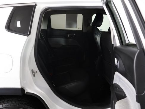 Used 2022 Jeep Compass Latitude AWD/4WD image 29