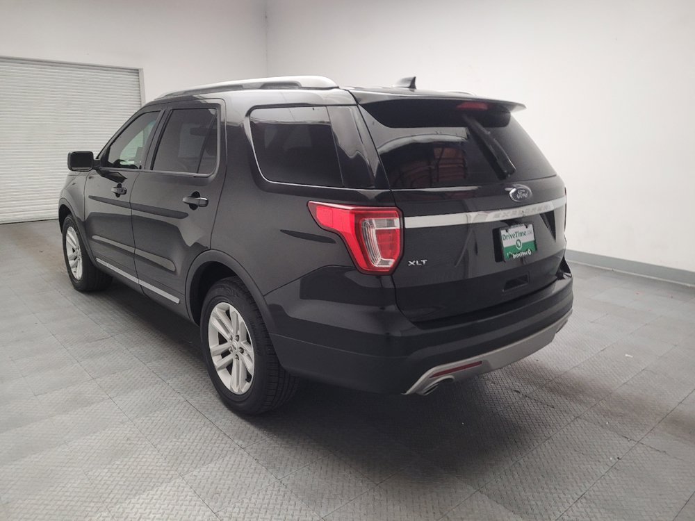 Used 2017 Ford Explorer XLT w/ Equipment Group 202A FWD image 5