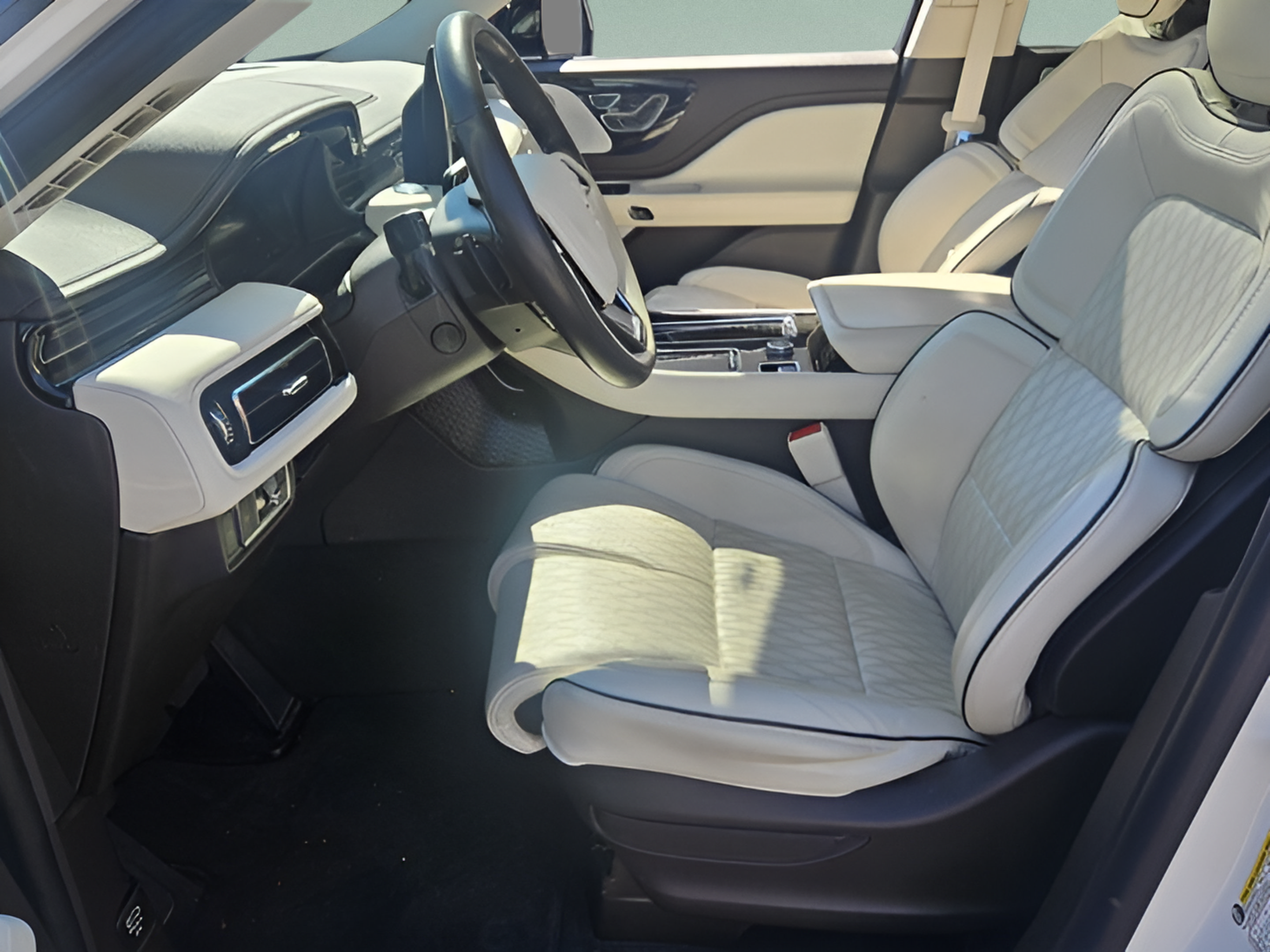 Used 2024 Lincoln Aviator Black Label AWD/4WD image 12