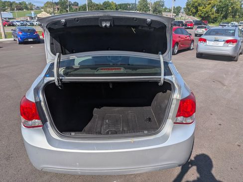 Used 2016 Chevrolet Cruze LT w/ Technology Package FWD image 27