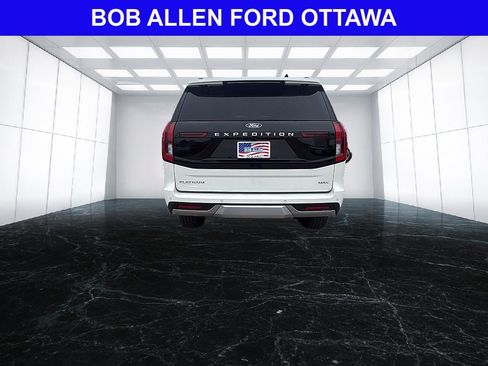 Used 2025 Ford Expedition Max Platinum w/ Driver's Package AWD/4WD image 4