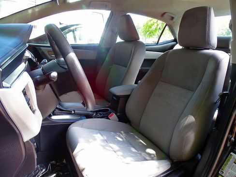 Used 2016 Toyota Corolla LE FWD image 17