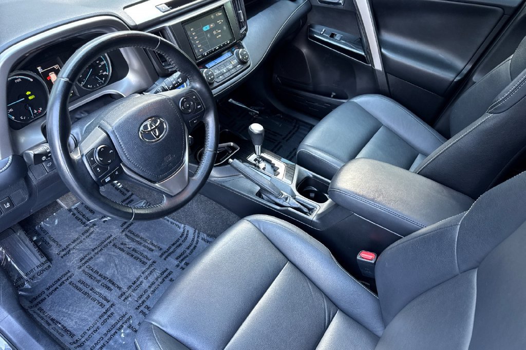 Used 2018 Toyota RAV4 Limited w/ Advanced Technology Package AWD/4WD image 9