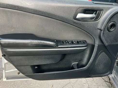 Used 2015 Dodge Charger SE image 17