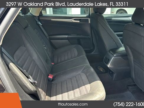 Used 2020 Ford Fusion SE FWD image 29