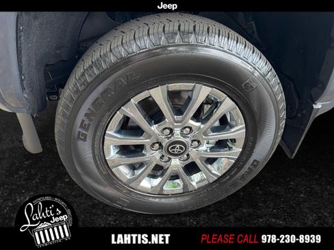 Used 2025 Toyota Tacoma Limited image 7