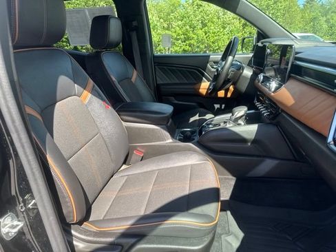 Used 2023 GMC Canyon AT4 AWD/4WD image 42