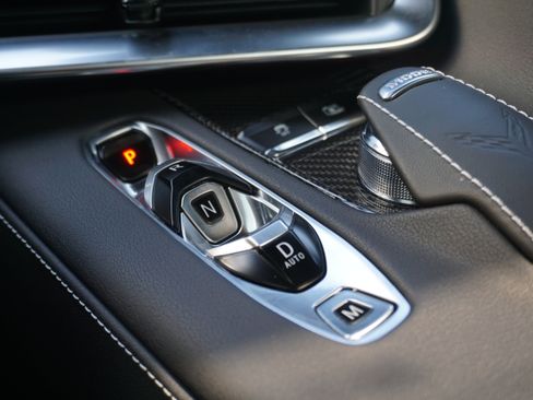 Used 2024 Chevrolet Corvette Stingray Preferred Conv w/ Z51 Performance Package RWD image 17