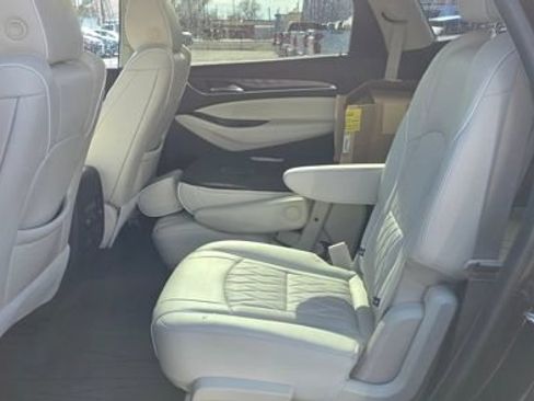 Used 2023 Buick Enclave Avenir w/ Avenir Technology Package AWD/4WD image 12