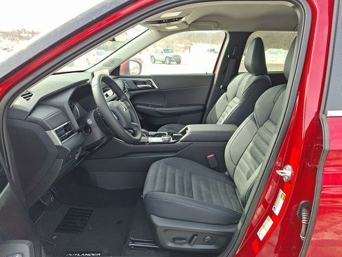 New 2026 Mitsubishi Outlander SE image 6