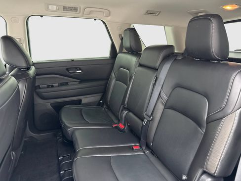 Used 2022 Nissan Pathfinder SL FWD image 35