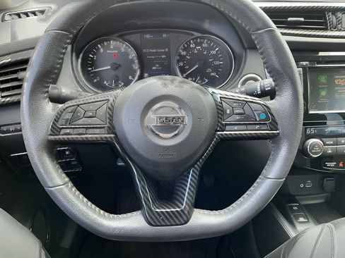 Used 2020 Nissan Rogue SL w/ Premium Package FWD image 39