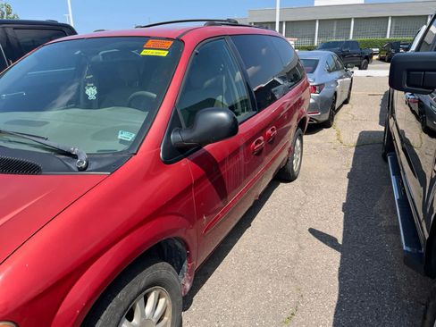Used 2003 Chrysler Town & Country EX FWD image 5