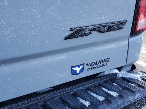 Used 2025 Chevrolet Silverado 2500 ZR2 w/ Technology Package image 34