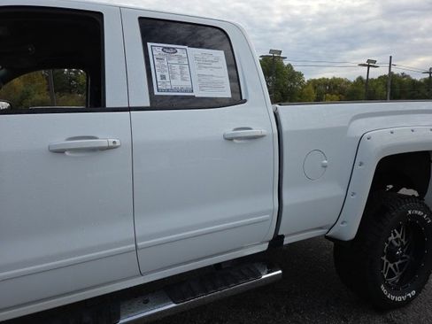 Used 2018 GMC Sierra 1500 SLE image 31