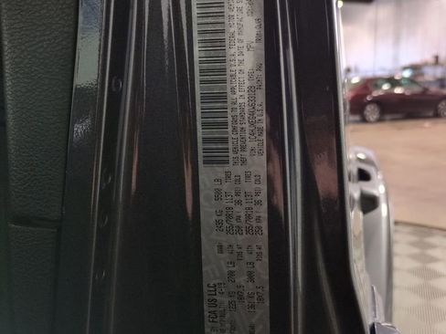 Used 2019 Jeep Wrangler Unlimited Sahara AWD/4WD image 32