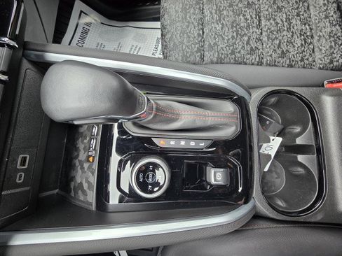 Used 2024 Chevrolet Colorado Z71 w/ Z71 Convenience Package 2 image 28