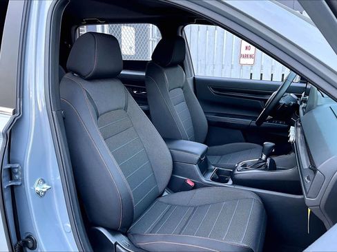 Used 2025 Honda CR-V Sport image 9