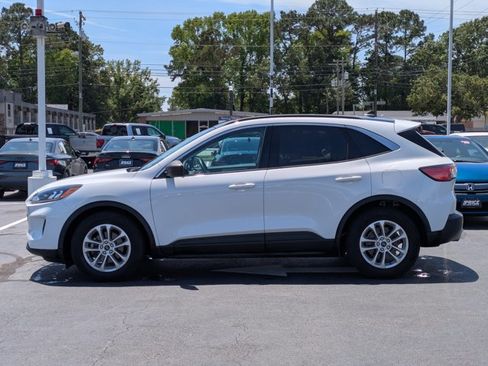 Used 2022 Ford Escape SE w/ Convenience Package FWD image 8
