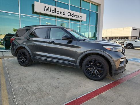 Used 2020 Ford Explorer ST w/ Premium Technology Package AWD/4WD image 6