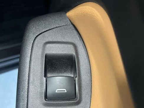 Used 2020 Chevrolet Equinox Premier image 40