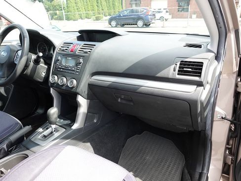 Used 2015 Subaru Forester 2.5i Premium w/ All-Weather Package AWD/4WD image 29