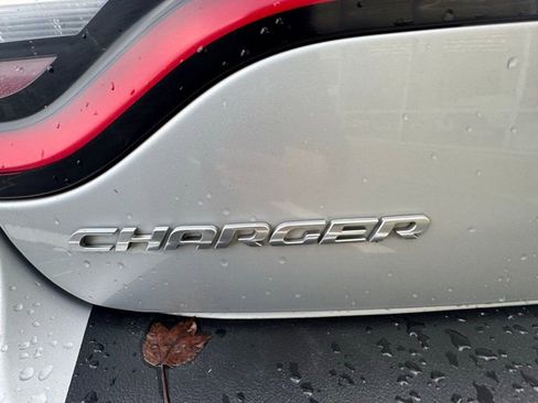 Used 2022 Dodge Charger SXT w/ Leather Interior Group image 9