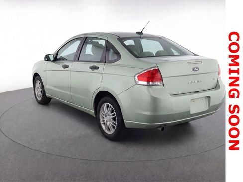 Used 2010 Ford Focus SE image 4