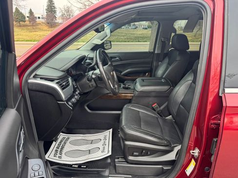 Used 2019 Chevrolet Tahoe LT w/ LT Signature Package AWD/4WD image 8