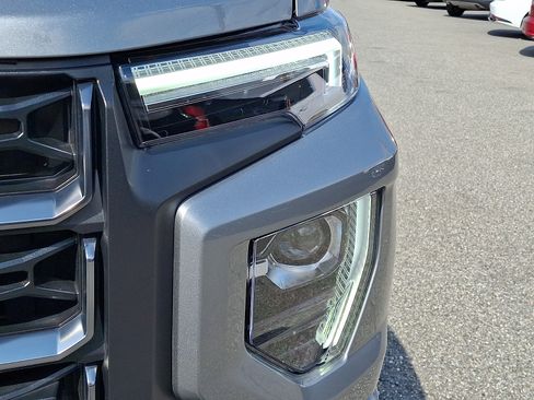 Certified 2025 GMC Canyon AT4 w/ Nightfall Edition AWD/4WD image 9