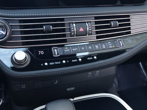 Used 2024 Lexus LS 500 F Sport image 27