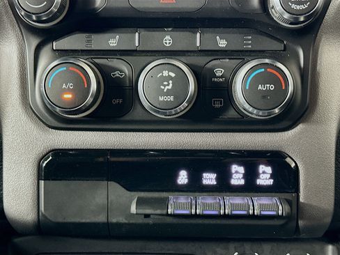 Used 2021 RAM 1500 Big Horn image 24