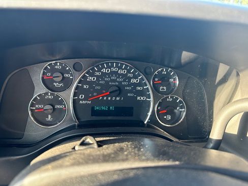 Used 2014 GMC Savana 3500 image 19