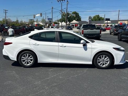 Used 2026 Toyota Camry LE image 2