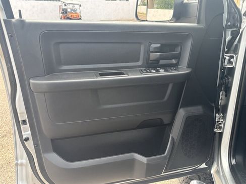 Used 2017 RAM 2500 Tradesman w/ Chrome Appearance Group AWD/4WD image 12