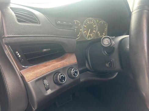 Used 2015 Cadillac Escalade ESV Luxury AWD/4WD image 18