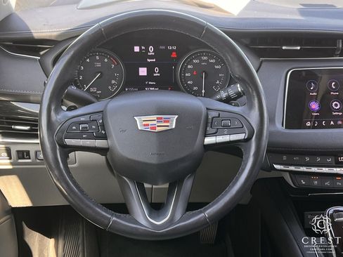 Used 2020 Cadillac XT4 Premium Luxury FWD image 12