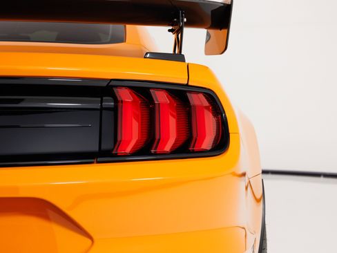 Used 2021 Ford Mustang Shelby GT500 w/ Carbon Fiber Track Pack RWD image 71