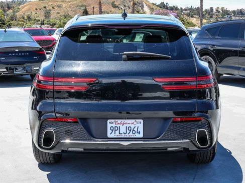 Used 2025 Genesis GV70 2.5T AWD/4WD image 5