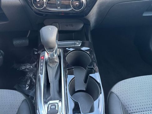 Used 2025 Chevrolet Trax LT image 39