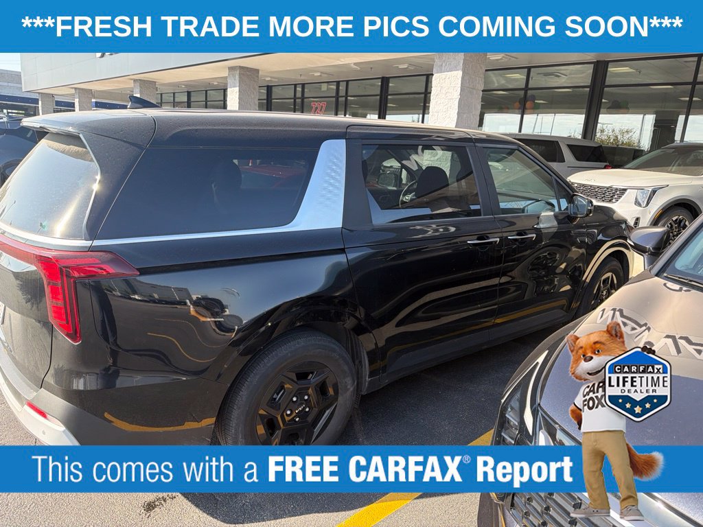Used 2025 Kia Carnival FWD image 4
