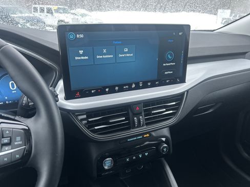 Used 2025 Ford Escape Platinum image 16